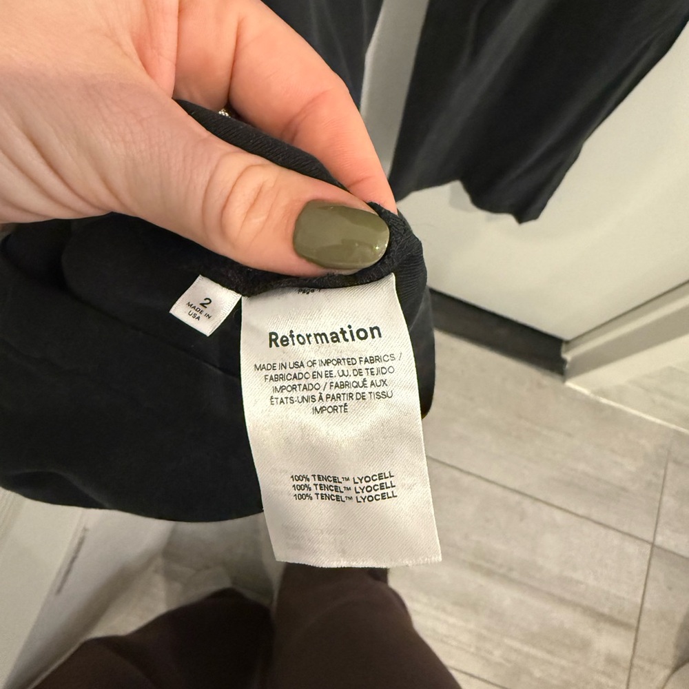 Reformation Mason Pant in Black - Size 2 - Picture 9 of 9